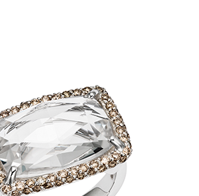 White quarzt and champagne diamonds cocktail ring