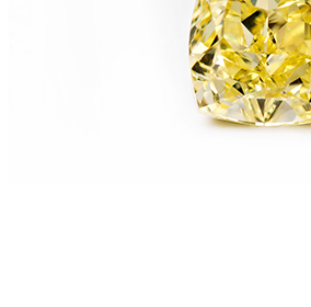 Diamant de taille coussin jaune intense